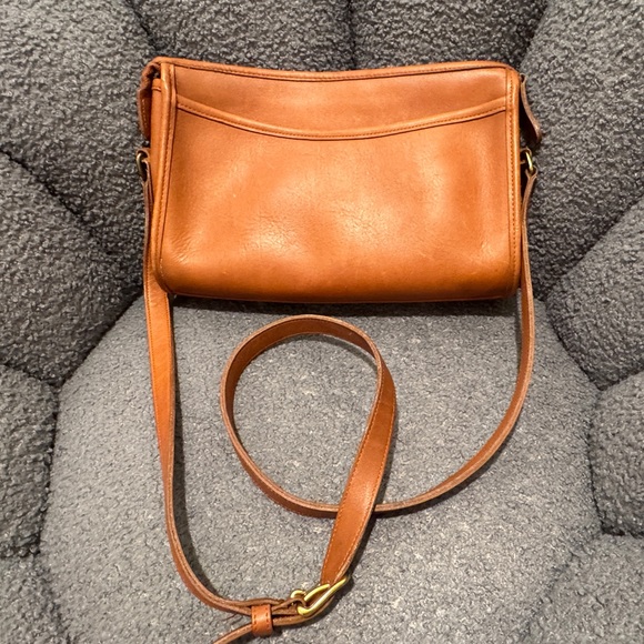 Coach Vintage Taylor Zip 9944 in British Tan - Picture 1 of 5